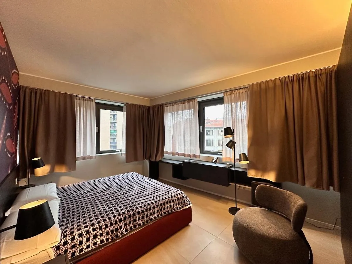 Sky Suite Milan 0*,  Italy