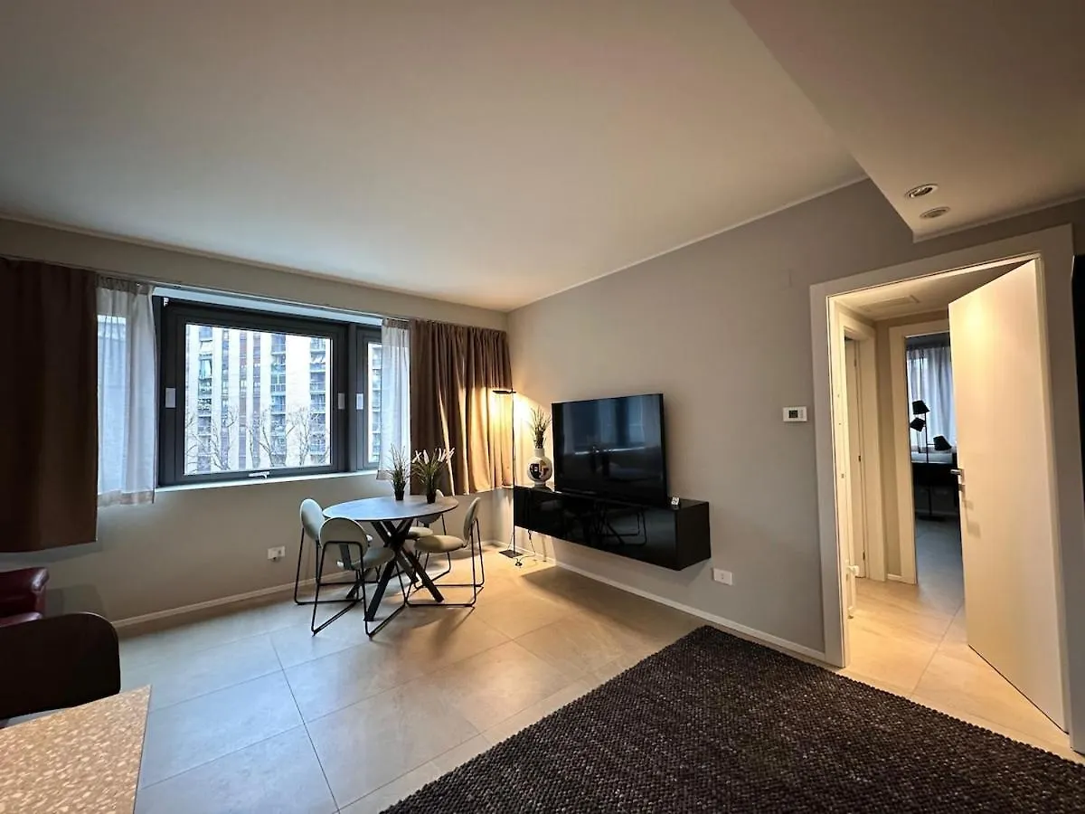 Sky Suite Milan 0*,